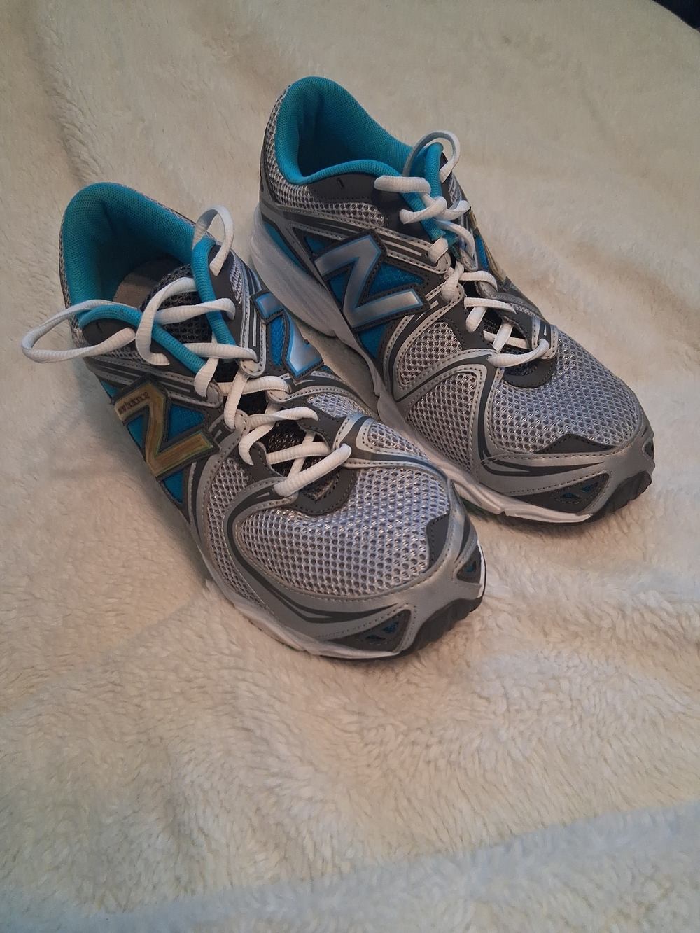 New Balance Gray and Blue Men's Athletic Running Shoes Size 10
